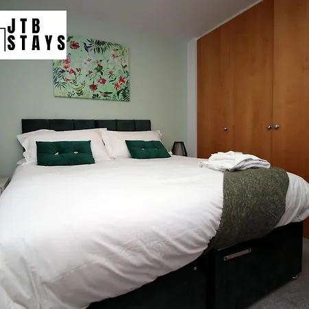 Apartment Spacious 1 Bedroom By Jtb Stays Short Lets & Serviced With Wifi