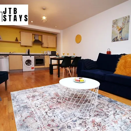 Spacious 1 Bedroom By Jtb Stays Short Lets & Serviced With Wifi